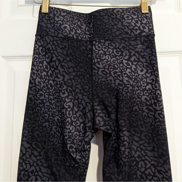 All Access Audio Leggings Snow Leopard Multi - Picture 8 of 8